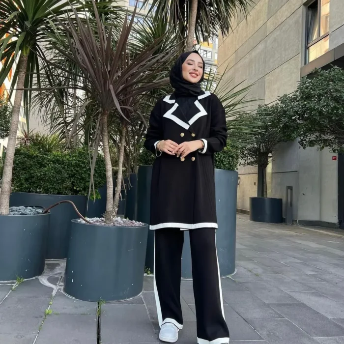 Düğmeli Şanel Triko Takım